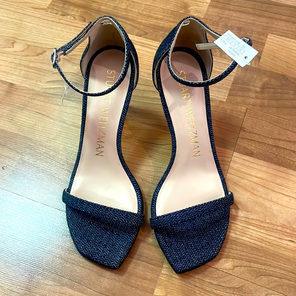 NWT Stuart Weitzman size 6.0